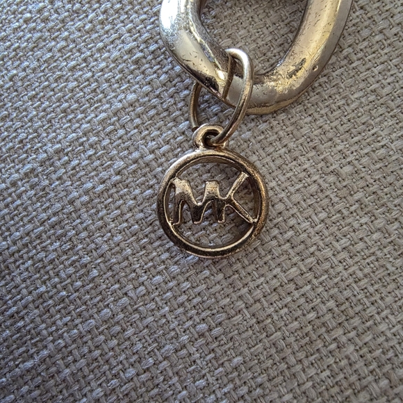 Michael Kors Gold With Rinstones Toggle Braclet - Picture 4 of 5